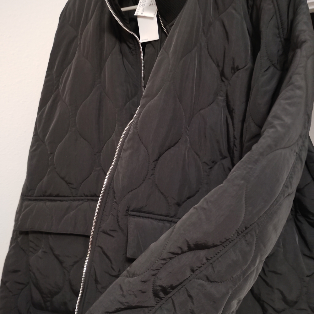 H&M Black Quilted Jacket with Zipper